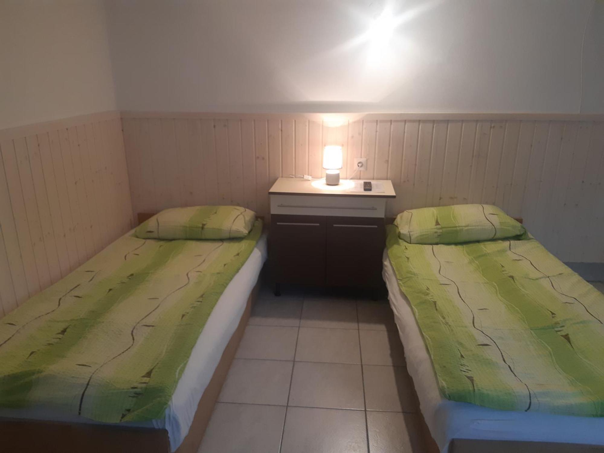 Sub Rosa Two-Bedroom Apartment Balatonfenyves Extérieur photo